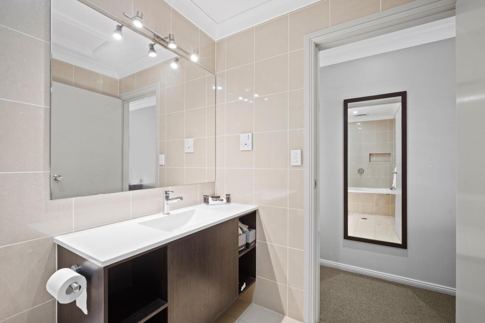 Carlyle Suites & Apartments Wagga Wagga Zewnętrze zdjęcie